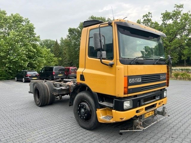 DAF CF 65 FA65.210 CF Right Hand Drive - Tovornjak-šasija: slika 1 DAF CF 65 FA65.210 CF Right Hand Drive - Tovornjak-šasija: slika 1