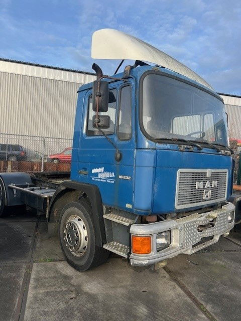 MAN 12.232 18.232 - Vlačilec: slika 2 MAN 12.232 18.232 - Vlačilec: slika 2