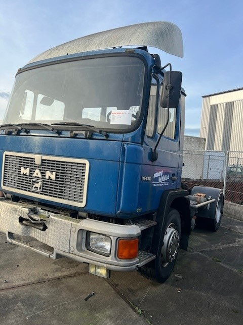 MAN 12.232 18.232 - Vlačilec: slika 1 MAN 12.232 18.232 - Vlačilec: slika 1