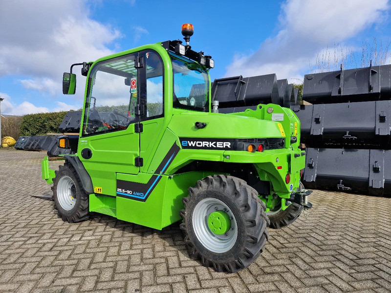 Merlo E-Worker 25.5-90 4x4 - Teleskopski viličar: slika 4 Merlo E-Worker 25.5-90 4x4 - Teleskopski viličar: slika 4