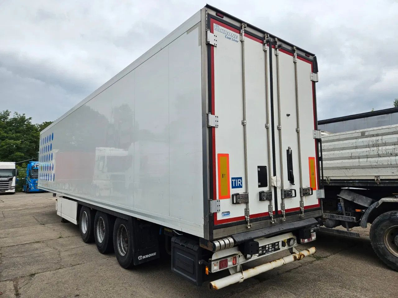 Krone SD-Carrier Vector I550-Total Engine hours 9163 - - Polprikolica hladilnik: slika 4 Krone SD-Carrier Vector I550-Total Engine hours 9163 - - Polprikolica hladilnik: slika 4