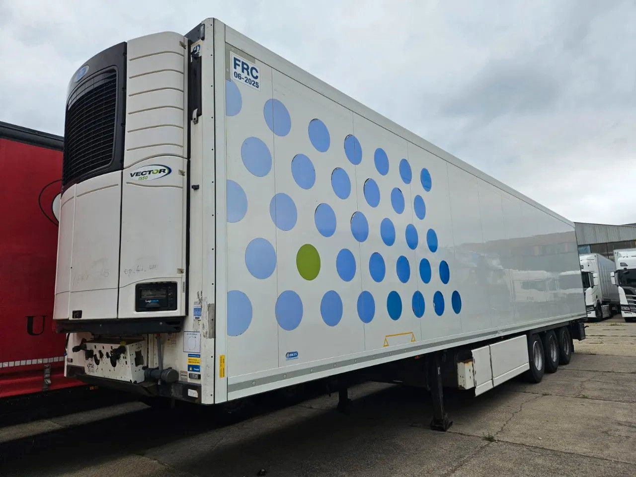 Krone SD-Carrier Vector I550-Total Engine hours 9163 - - Polprikolica hladilnik: slika 1 Krone SD-Carrier Vector I550-Total Engine hours 9163 - - Polprikolica hladilnik: slika 1