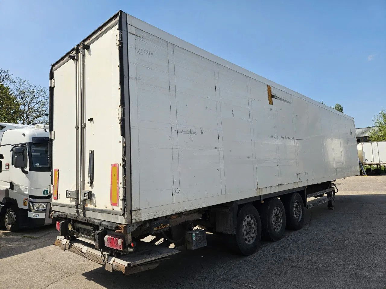 Schmitz Cargobull SKO24 Carrier Maxima 1300 Tail Lift, A axle lift - Polprikolica hladilnik: slika 4 Schmitz Cargobull SKO24 Carrier Maxima 1300 Tail Lift, A axle lift - Polprikolica hladilnik: slika 4