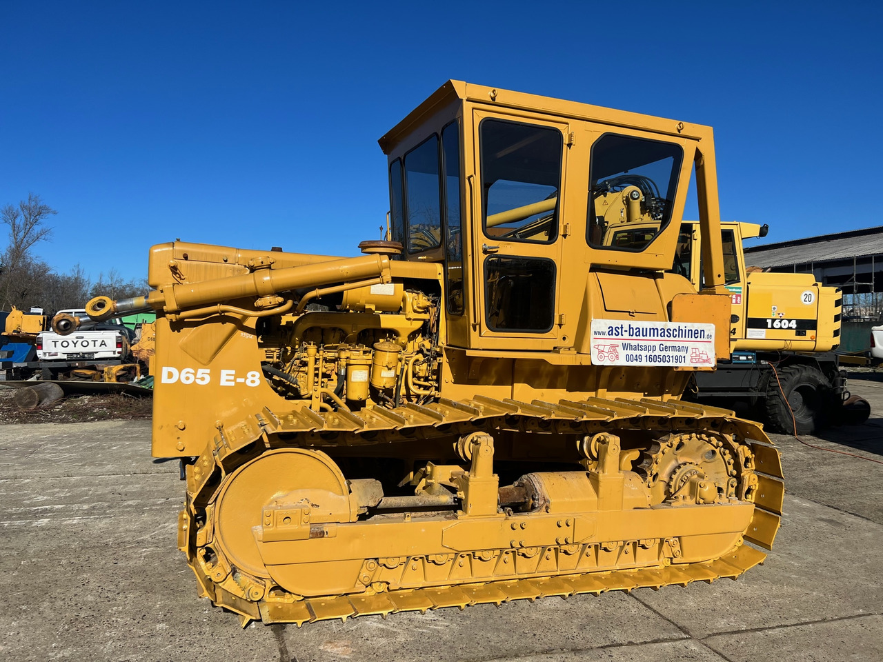 KOMATSU D65-E - Buldožer: slika 1 KOMATSU D65-E - Buldožer: slika 1