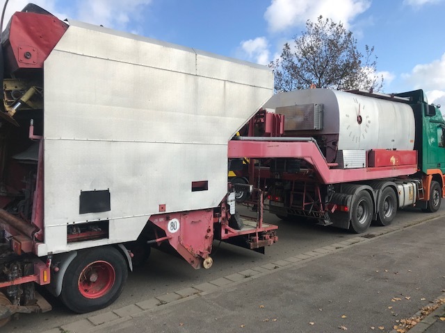 Schaefer KRZS 1000 Asphalt - Bitumen Reparaturzug mit Splittstreuer und Anpresswalzen - Stroj za asfalterska dela: slika 2 Schaefer KRZS 1000 Asphalt - Bitumen Reparaturzug mit Splittstreuer und Anpresswalzen - Stroj za asfalterska dela: slika 2