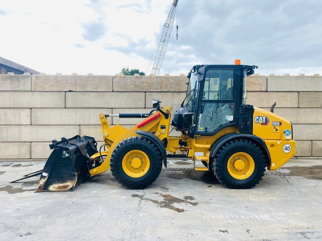 CAT 908-14a - Kolesni nakladalec: slika 1 CAT 908-14a - Kolesni nakladalec: slika 1
