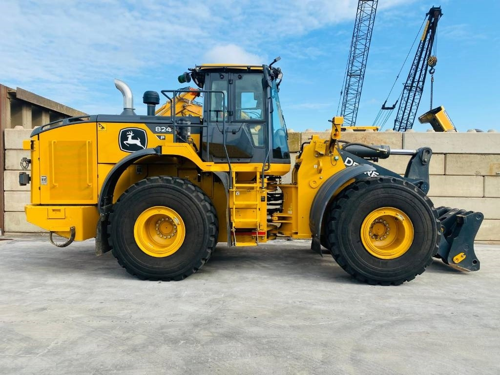 John Deere 824p - Kolesni nakladalec: slika 2 John Deere 824p - Kolesni nakladalec: slika 2