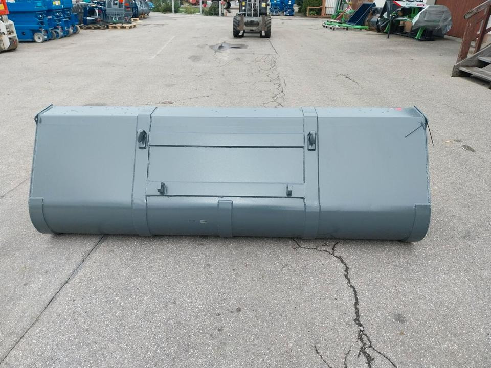 Schaufel 2,4m Euro Volumen Schlepper Frontladerschaufel Fendt - Žlica za nakladalnik: slika 4 Schaufel 2,4m Euro Volumen Schlepper Frontladerschaufel Fendt - Žlica za nakladalnik: slika 4