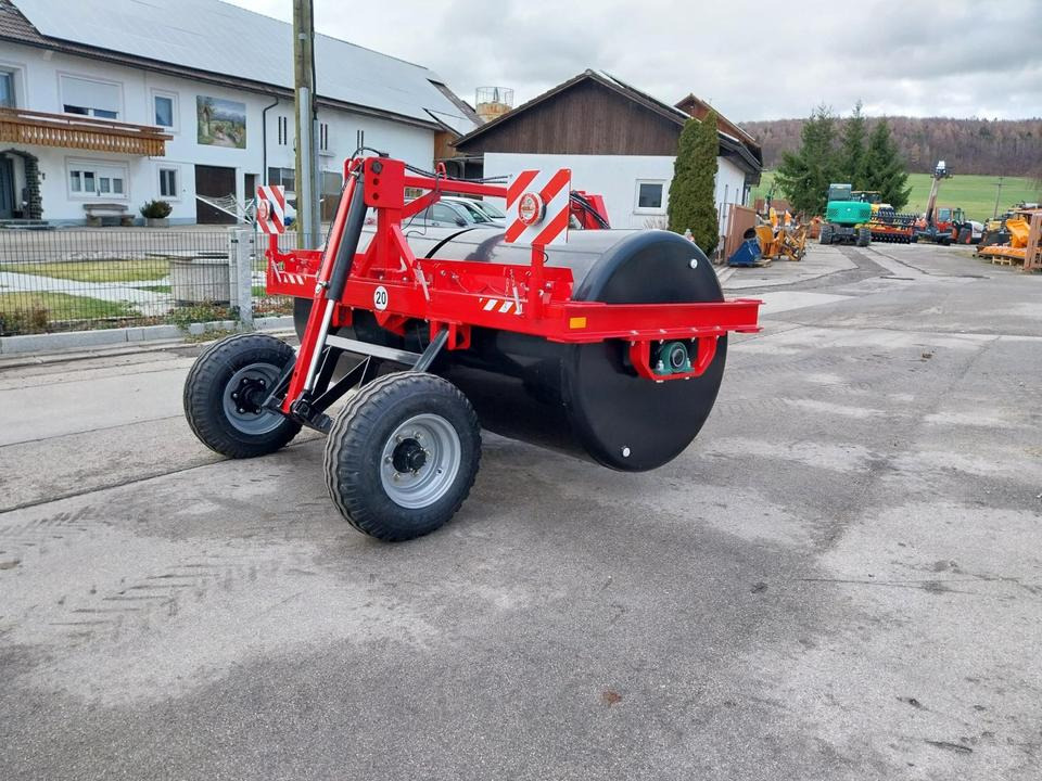 Wiesenwalze mit Fahrwerk für Schlepper Walze Ackerwalze - Valjar: slika 4 Wiesenwalze mit Fahrwerk für Schlepper Walze Ackerwalze - Valjar: slika 4