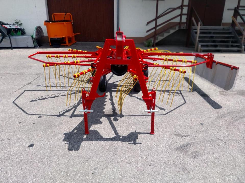 Neuen Kreiselschwader Schwader 4,2m KN-420 Claas - Obračalnik/ Zgrabljalnik: slika 2 Neuen Kreiselschwader Schwader 4,2m KN-420 Claas - Obračalnik/ Zgrabljalnik: slika 2