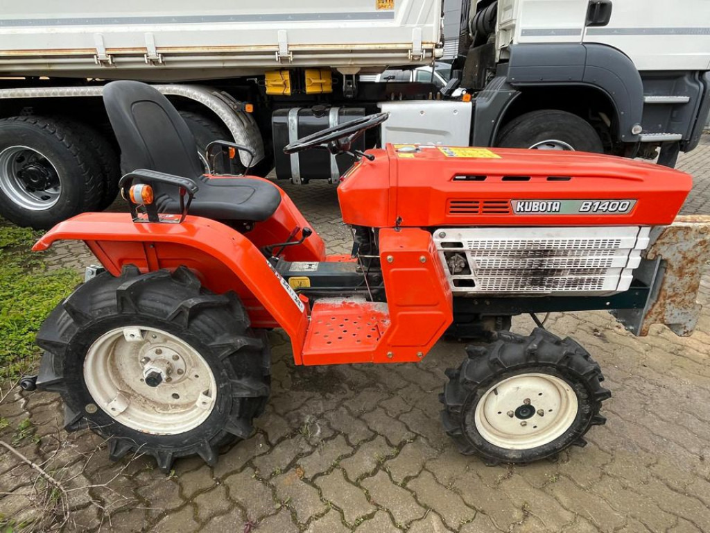 KUBOTA KUBOTA Trecker Diverse 1400 mit Zapfwelle am Heck und Heuwender - Mini traktor: slika 3 KUBOTA KUBOTA Trecker Diverse 1400 mit Zapfwelle am Heck und Heuwender - Mini traktor: slika 3