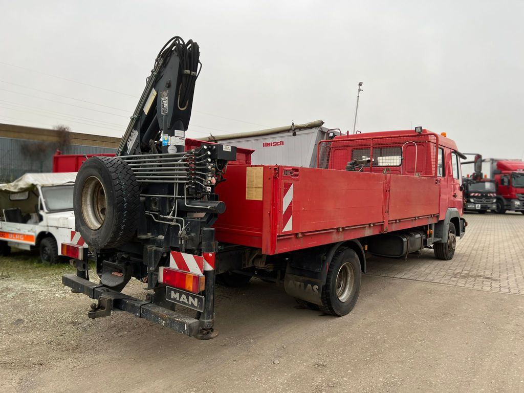 MAN LE 12.225 LC Pritsche Heckkran 6 Zylinder Doka Topzust - Tovornjak s kesonom, Tovornjak z dvigalom: slika 3 MAN LE 12.225 LC Pritsche Heckkran 6 Zylinder Doka Topzust - Tovornjak s kesonom, Tovornjak z dvigalom: slika 3