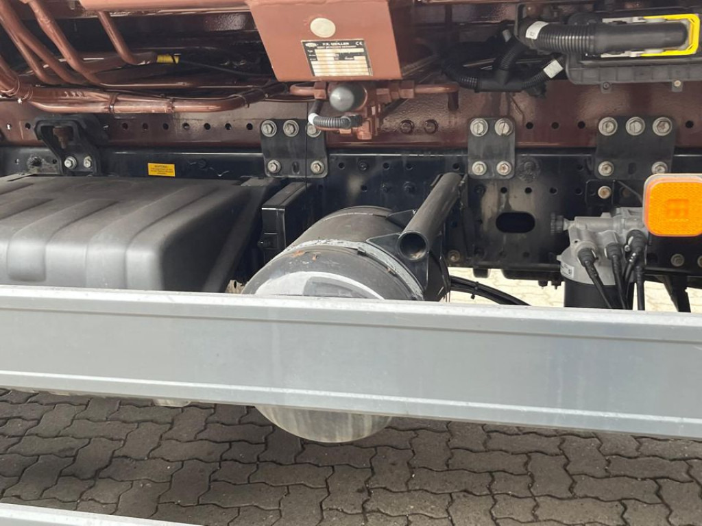 MAN TG-M 18.320 4x2 Absetzkipper Meiller, Funk - Komunalni tovornjak: slika 4 MAN TG-M 18.320 4x2 Absetzkipper Meiller, Funk - Komunalni tovornjak: slika 4