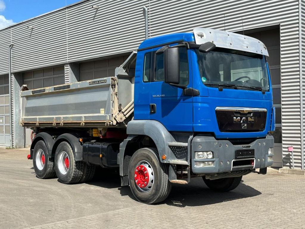 MAN TG-S 26.440 6x4 BB 3-Achs Kipper MeillerSchalter MAN TG-S 26.440 6x4 BB 3-Achs Kipper MeillerSchalter - Tovornjak prekucnik: slika 2 MAN TG-S 26.440 6x4 BB 3-Achs Kipper MeillerSchalter MAN TG-S 26.440 6x4 BB 3-Achs Kipper MeillerSchalter - Tovornjak prekucnik: slika 2