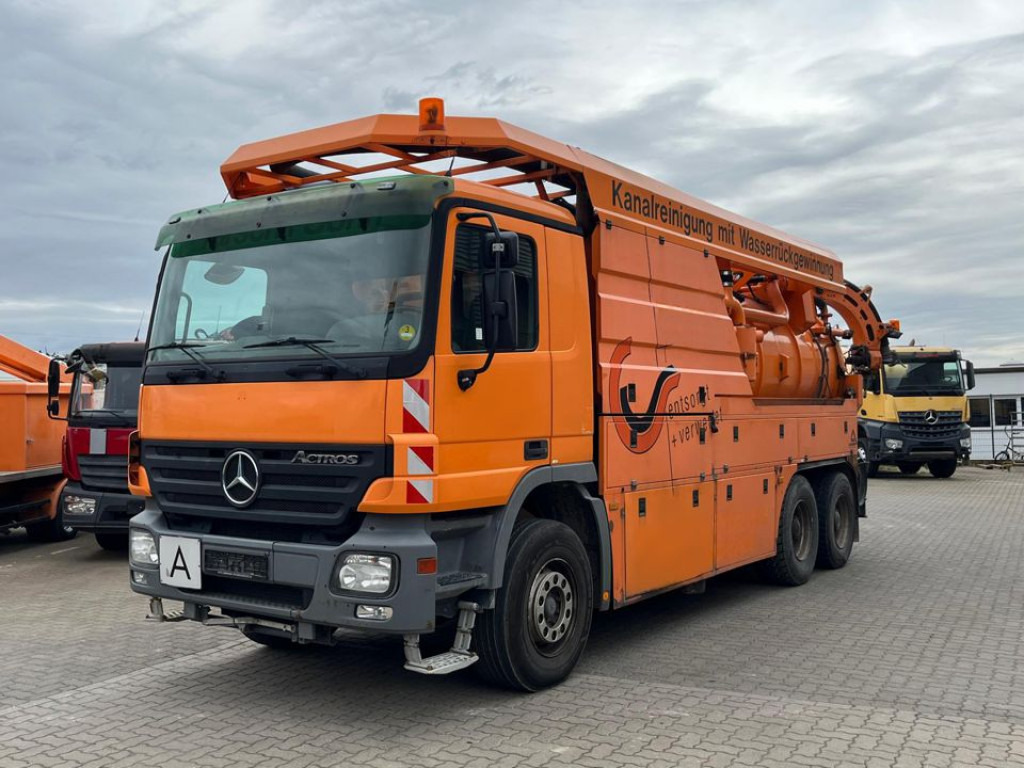 MERCEDES-BENZ Actros 2644 L 6x4 Saug + Spülwagen Kombi Saug+Spül super Zustand - Vakuumski tovornjak: slika 1 MERCEDES-BENZ Actros 2644 L 6x4 Saug + Spülwagen Kombi Saug+Spül super Zustand - Vakuumski tovornjak: slika 1