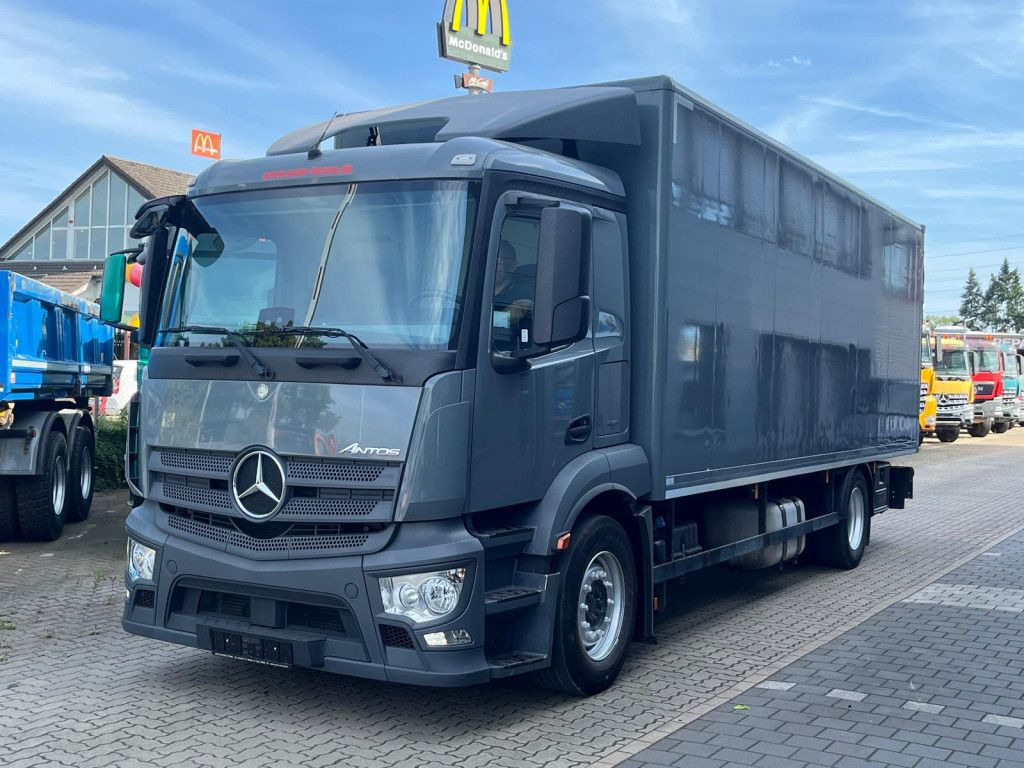 Mercedes-Benz Antos 1830 L nR 4x2 Standardkoffer LBW LBW 2to+F Mercedes-Benz Antos 1830 L nR 4x2 Standardkoffer LBW LBW 2to+F - Tovornjak zabojnik: slika 1 Mercedes-Benz Antos 1830 L nR 4x2 Standardkoffer LBW LBW 2to+F Mercedes-Benz Antos 1830 L nR 4x2 Standardkoffer LBW LBW 2to+F - Tovornjak zabojnik: slika 1