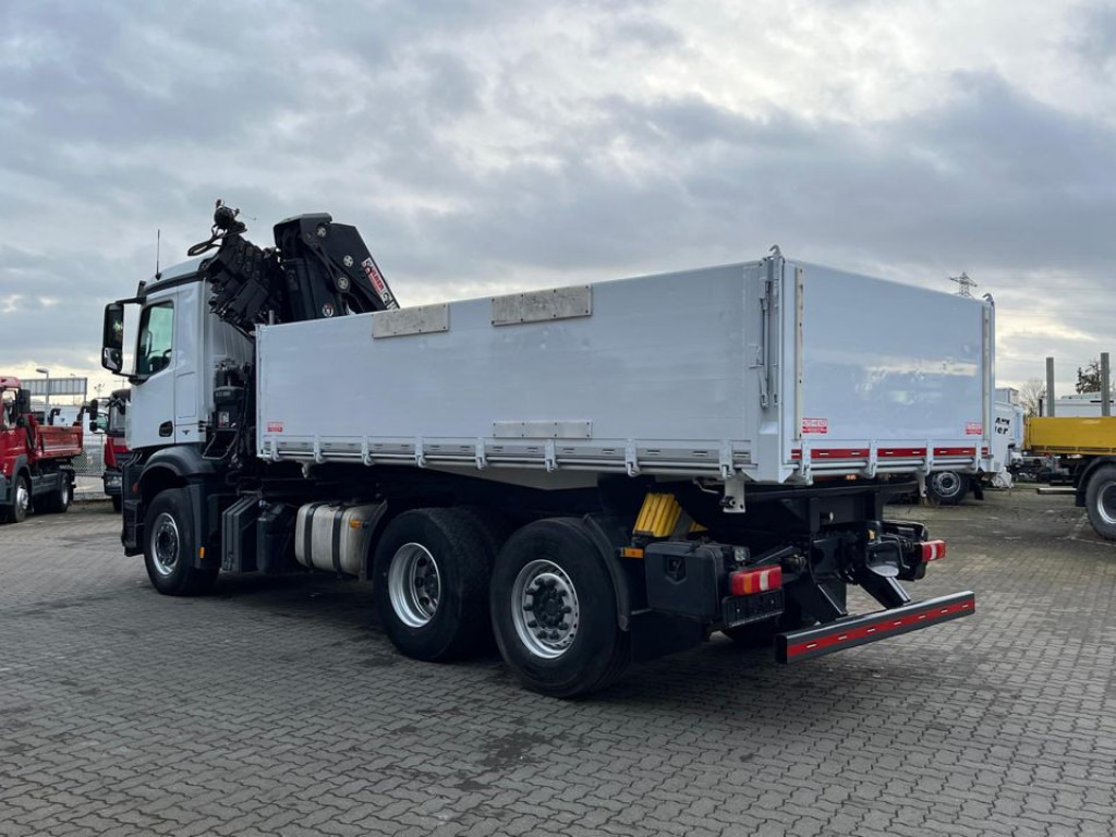 Mercedes-Benz Arocs 3-Achs Kipper Kran 2543 L Hiab 211 5xhydr.+Funk - Tovornjak prekucnik, Tovornjak z dvigalom: slika 4 Mercedes-Benz Arocs 3-Achs Kipper Kran 2543 L Hiab 211 5xhydr.+Funk - Tovornjak prekucnik, Tovornjak z dvigalom: slika 4