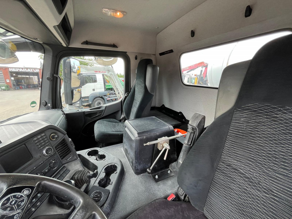 MERCEDES-BENZ Arocs 3240 B 8x4 Betonmischer Deutsch Top AP Achsen - Tovornjak: slika 3 MERCEDES-BENZ Arocs 3240 B 8x4 Betonmischer Deutsch Top AP Achsen - Tovornjak: slika 3