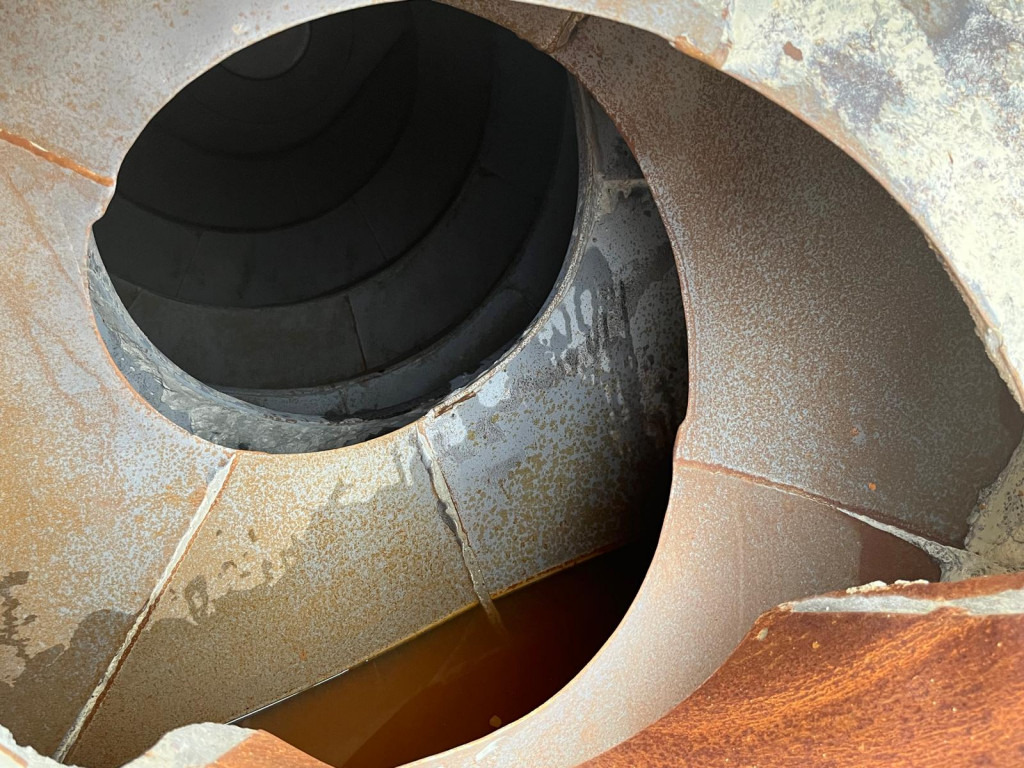 MERCEDES-BENZ Arocs 3240 B 8x4 Betonmischer Deutsch Top AP Achsen - Tovornjak: slika 5 MERCEDES-BENZ Arocs 3240 B 8x4 Betonmischer Deutsch Top AP Achsen - Tovornjak: slika 5