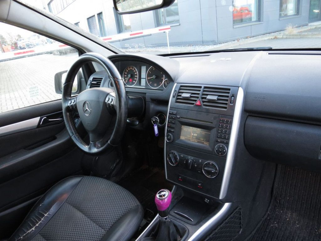 Mercedes-Benz A-Klasse 200 Avantgarde PKW - Tovornjak: slika 5 Mercedes-Benz A-Klasse 200 Avantgarde PKW - Tovornjak: slika 5