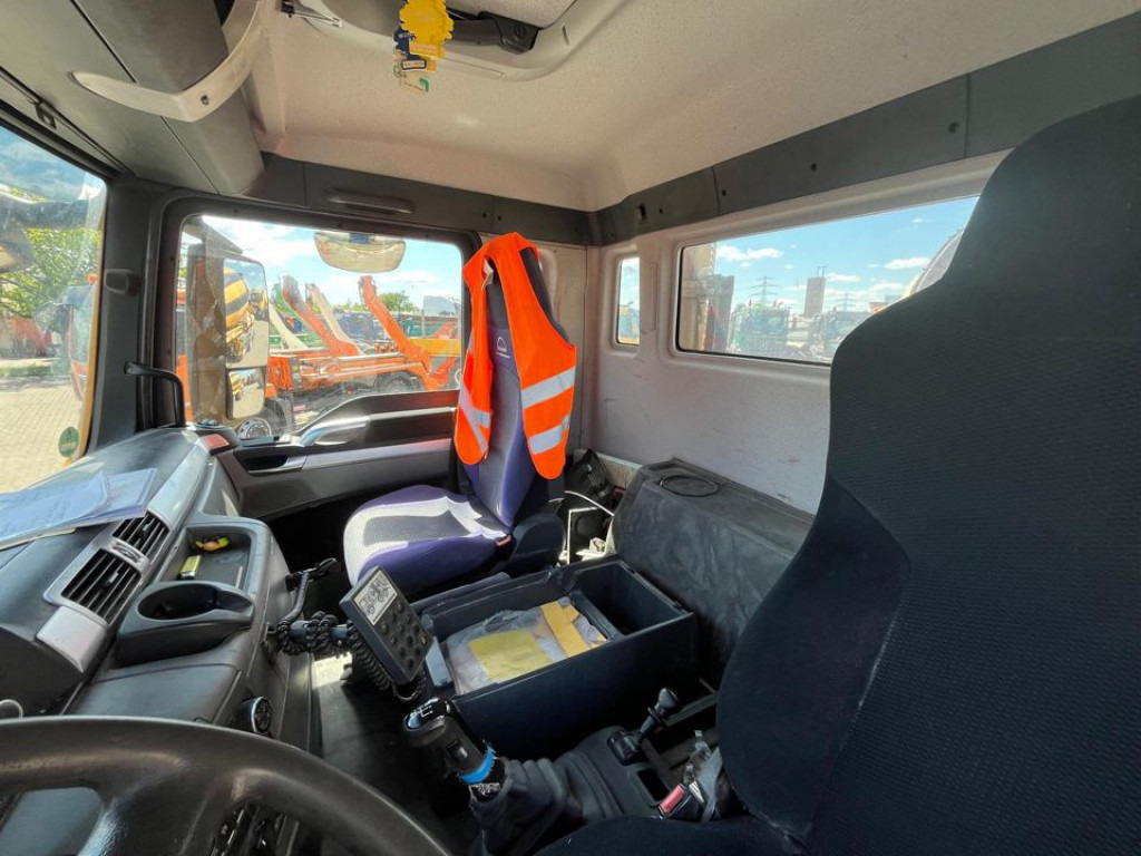 MAN TG-S 18.440 4x4 H BLS SZM Komplettpreis mit Betonauflieger - Vlačilec: slika 2 MAN TG-S 18.440 4x4 H BLS SZM Komplettpreis mit Betonauflieger - Vlačilec: slika 2