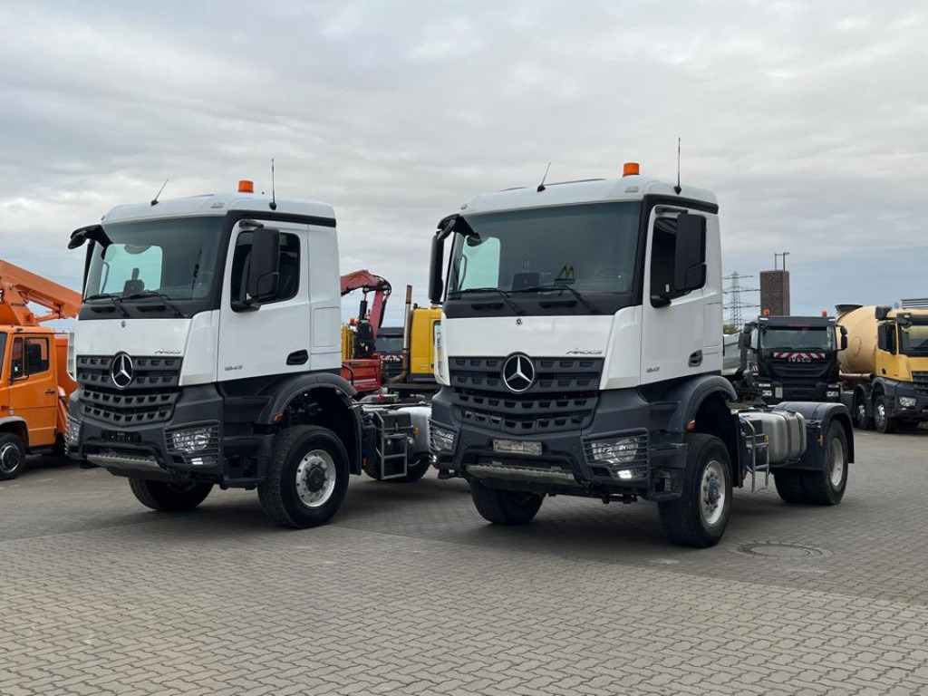 MERCEDES-BENZ Arocs 2043 AS 4x4 SZM nur 133TKM ! Kipphydraulik - Vlačilec: slika 1 MERCEDES-BENZ Arocs 2043 AS 4x4 SZM nur 133TKM ! Kipphydraulik - Vlačilec: slika 1