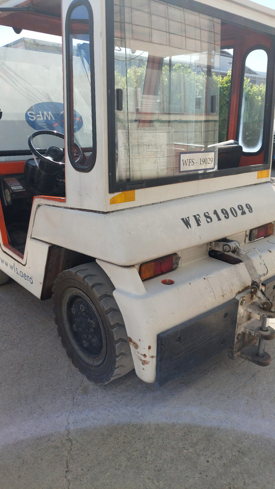 02-2TD20 Toyota tractor - Traktor za prevoz prtljage: slika 5 02-2TD20 Toyota tractor - Traktor za prevoz prtljage: slika 5