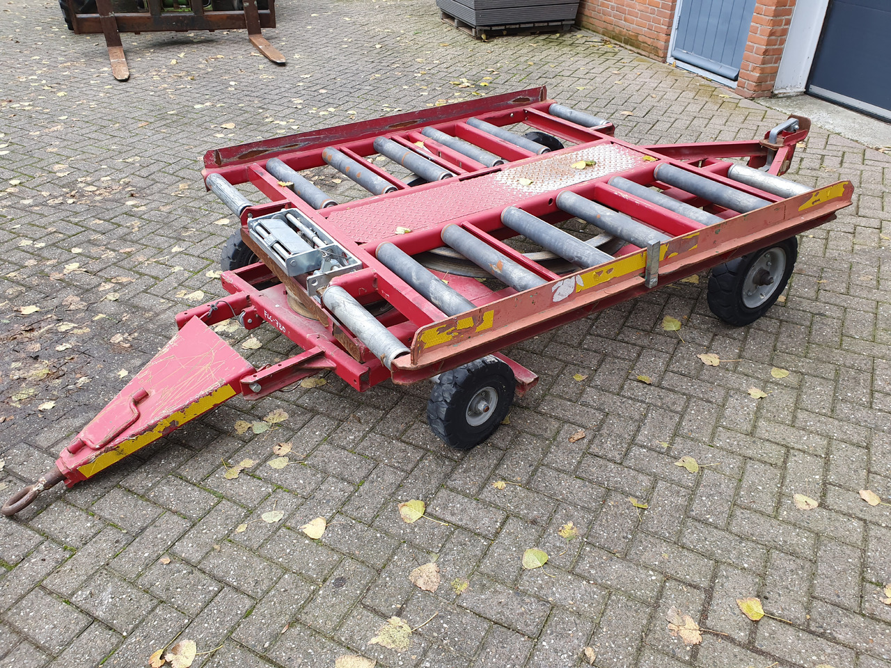 Dolly 5ft Miloco turntable - Letališka oprema: slika 1 Dolly 5ft Miloco turntable - Letališka oprema: slika 1