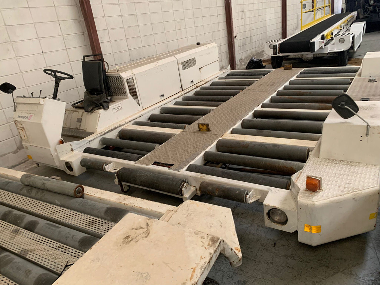 Pallet Transporter CPT-4 - Letališka oprema: slika 1 Pallet Transporter CPT-4 - Letališka oprema: slika 1