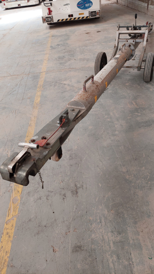 Towbar B757 Frank Brown - Letališka oprema: slika 1 Towbar B757 Frank Brown - Letališka oprema: slika 1