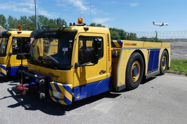 Pushback Kamag Towbear - Vozilo za vleko letal: slika 1 Pushback Kamag Towbear - Vozilo za vleko letal: slika 1