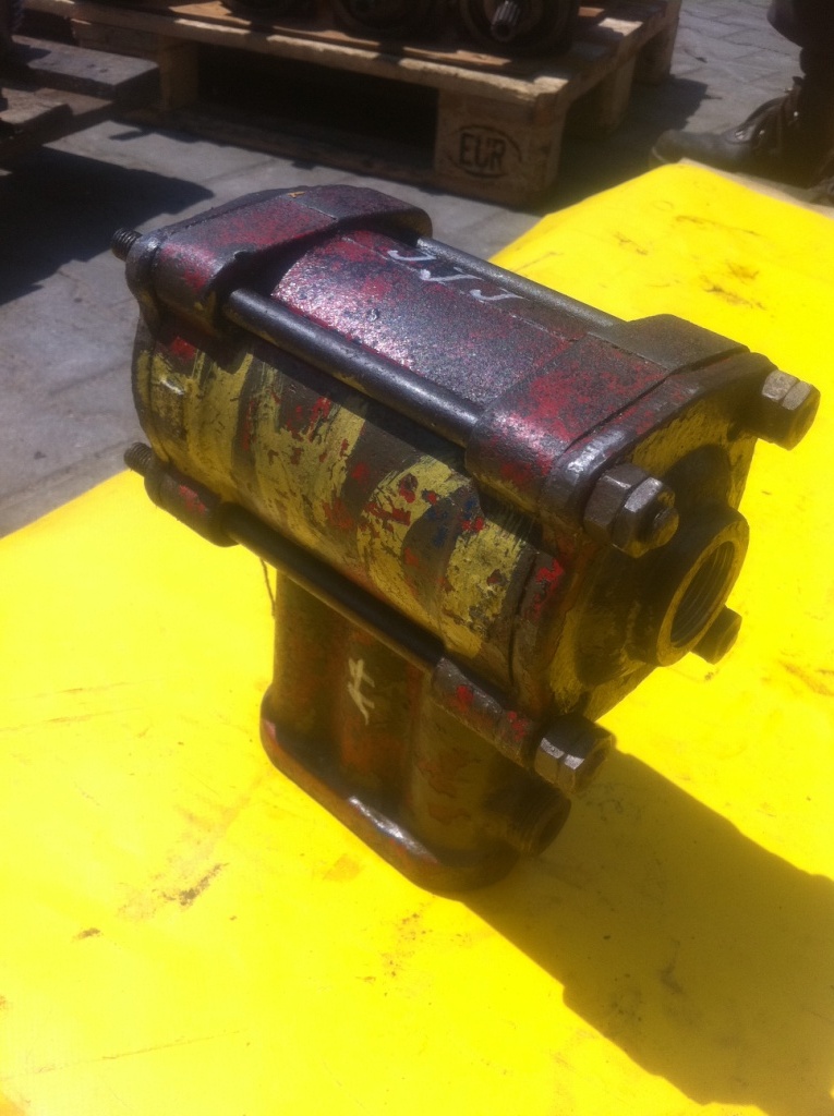 DAF POMPA TŁOCZKOWA - Hidravlična črpalka za Gradbeni stroj: slika 1 DAF POMPA TŁOCZKOWA - Hidravlična črpalka za Gradbeni stroj: slika 1