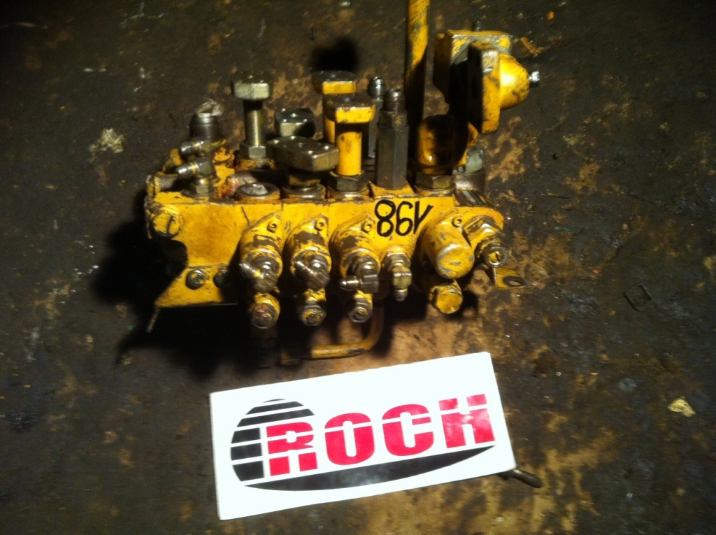 KOMATSU BBF10021 - 4 SEKCYJNY - Hidravlični ventil za Gradbeni stroj: slika 1 KOMATSU BBF10021 - 4 SEKCYJNY - Hidravlični ventil za Gradbeni stroj: slika 1