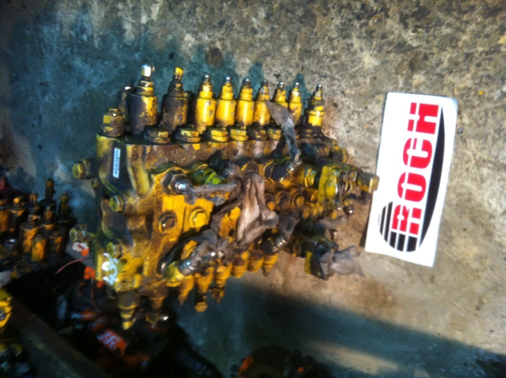 KOMATSU CCG30458 723-36-11110 - 8 SEKCYJNY - Hidravlični ventil za Bager na kolesih: slika 1 KOMATSU CCG30458 723-36-11110 - 8 SEKCYJNY - Hidravlični ventil za Bager na kolesih: slika 1