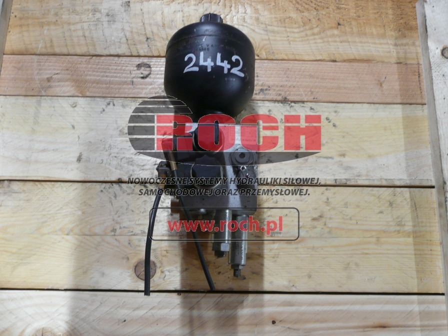 TEREX FUCHS 5368632226 3351864 + 3614877 26VDC 35 OHM + HYDROAKUMULATOR V 0,75L + DR10-01-C-N-070 V051 - Hidravlični ventil: slika 1 TEREX FUCHS 5368632226 3351864 + 3614877 26VDC 35 OHM + HYDROAKUMULATOR V 0,75L + DR10-01-C-N-070 V051 - Hidravlični ventil: slika 1