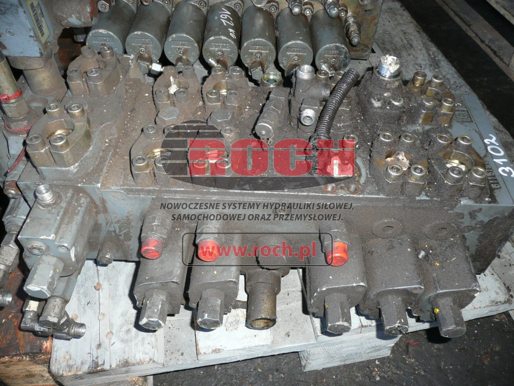 TEREX R901010059 M7-1507-32/7M7-20 6049658 3 611519 - 6 SEKCYJNY + 22437 6064258 - Hidravlični ventil: slika 1 TEREX R901010059 M7-1507-32/7M7-20 6049658 3 611519 - 6 SEKCYJNY + 22437 6064258 - Hidravlični ventil: slika 1