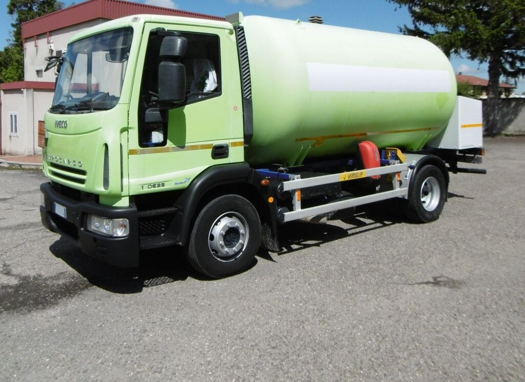 IVECO - Tovornjak cisterna: slika 1 IVECO - Tovornjak cisterna: slika 1
