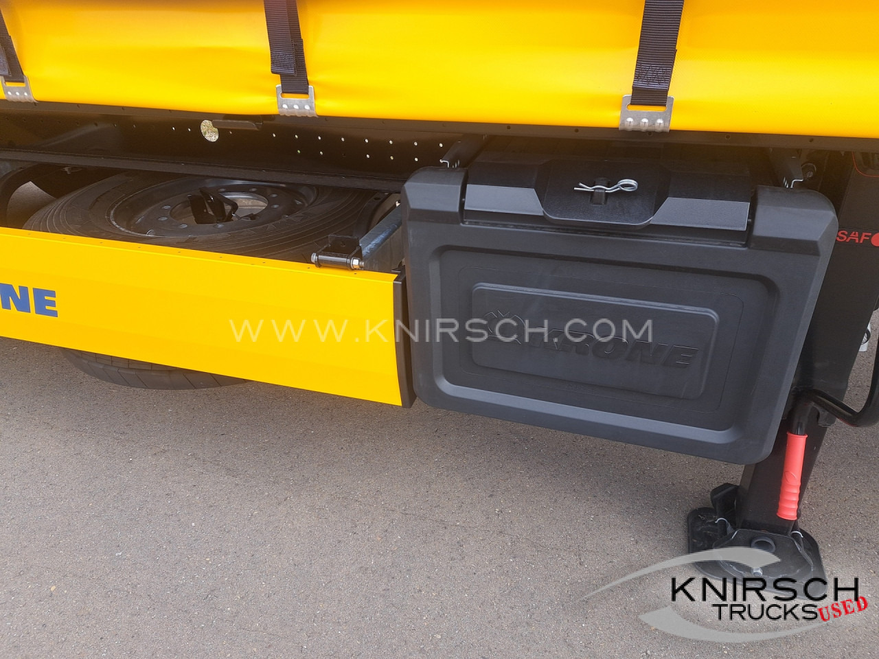 KRONE Profi Liner SDP 27  XL, Getränke, Daimler 9.5 - Prikolica s ponjavo: slika 2 KRONE Profi Liner SDP 27  XL, Getränke, Daimler 9.5 - Prikolica s ponjavo: slika 2