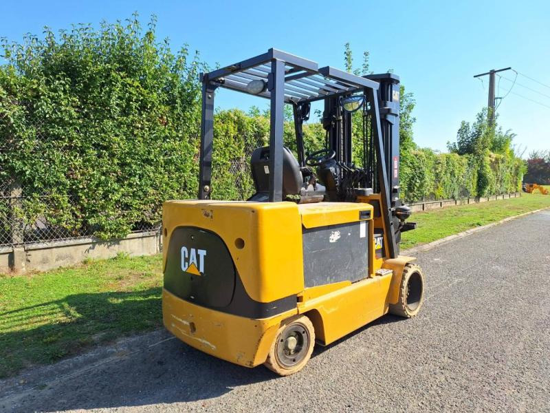 Caterpillar EC55N - Električni viličar: slika 5 Caterpillar EC55N - Električni viličar: slika 5