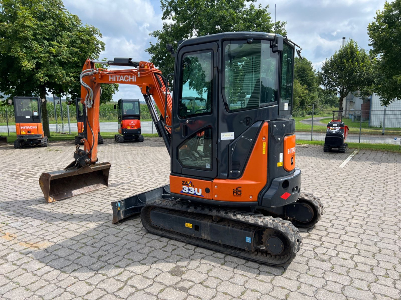 Hitachi ZX 33 U-6 CLR, Bj 22, 650 BH, Klima, MS03, GLV - Mini bager: slika 3 Hitachi ZX 33 U-6 CLR, Bj 22, 650 BH, Klima, MS03, GLV - Mini bager: slika 3