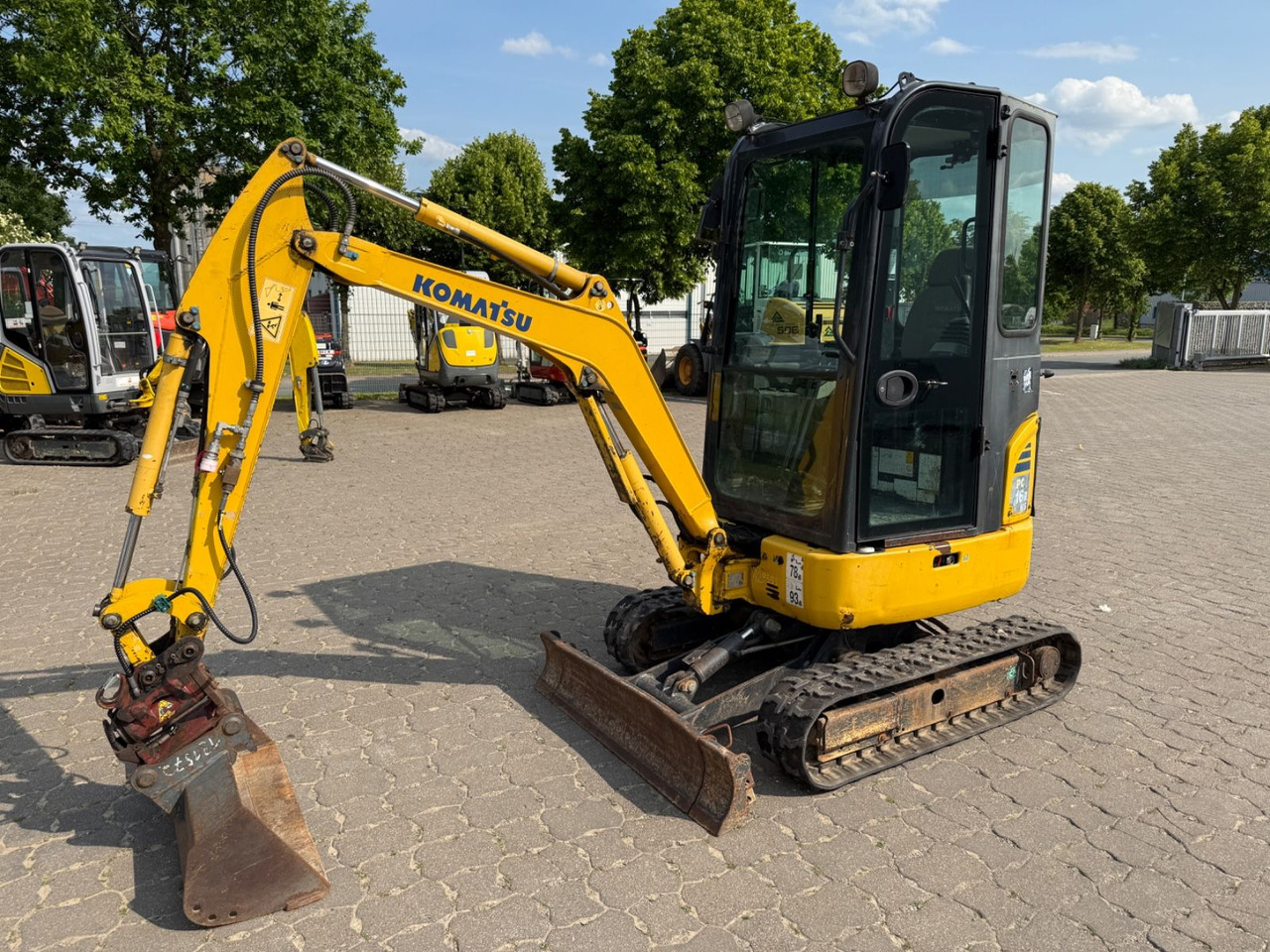 Komatsu PC 16R-3HS, Bj 17, 2210 BH, Tilt mit HS01, GL - Mini bager: slika 1 Komatsu PC 16R-3HS, Bj 17, 2210 BH, Tilt mit HS01, GL - Mini bager: slika 1