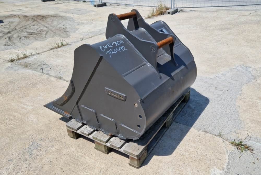 Volvo Tieflöffel mit Messer - Bager nakladalec: slika 3 Volvo Tieflöffel mit Messer - Bager nakladalec: slika 3