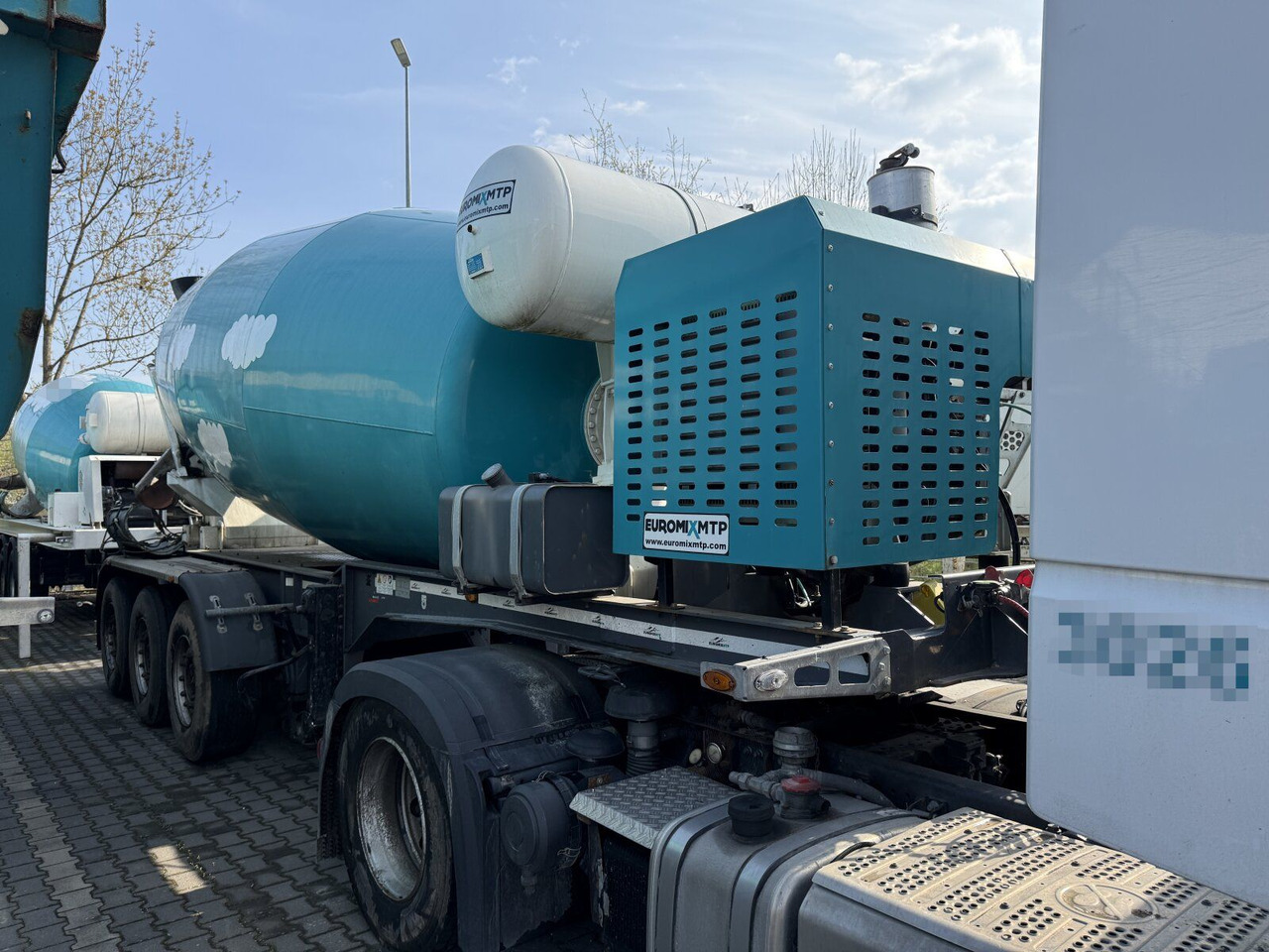 Betonmischer-Auflieger Euromix 12 m³ mit Motor - Avtomešalec: slika 4 Betonmischer-Auflieger Euromix 12 m³ mit Motor - Avtomešalec: slika 4