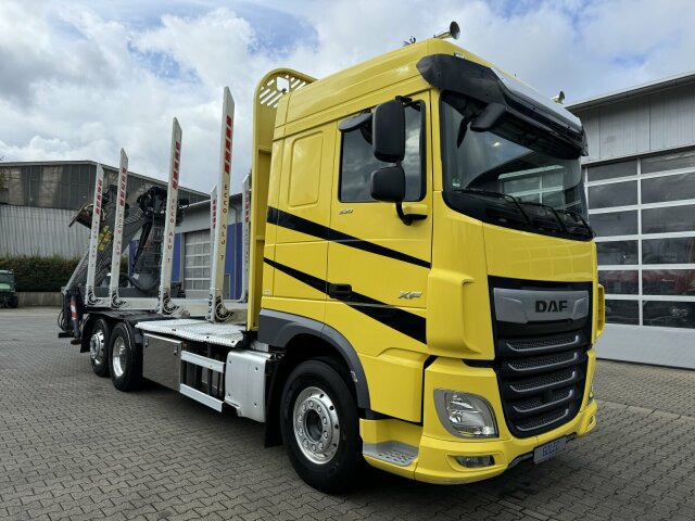 DAF XF 530 6x2 Holztransport Kran PENZ 15Z9.50 *Anh. - Tovornjak za prevoz lesa, Tovornjak z dvigalom: slika 1 DAF XF 530 6x2 Holztransport Kran PENZ 15Z9.50 *Anh. - Tovornjak za prevoz lesa, Tovornjak z dvigalom: slika 1