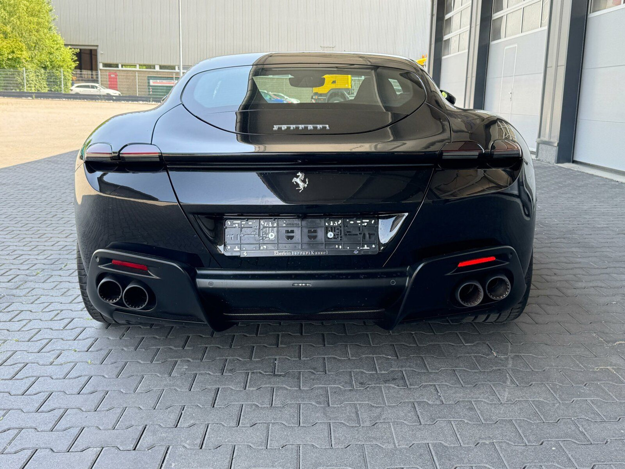 Ferrari Roma Coupe Schwarz - Avtomobil: slika 3 Ferrari Roma Coupe Schwarz - Avtomobil: slika 3