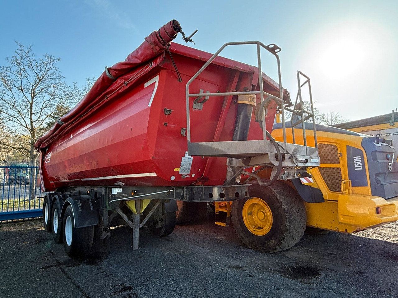 Fliegl DHKA 390 Kippauflieger 3 Achse - Kiper polprikolica: slika 1 Fliegl DHKA 390 Kippauflieger 3 Achse - Kiper polprikolica: slika 1