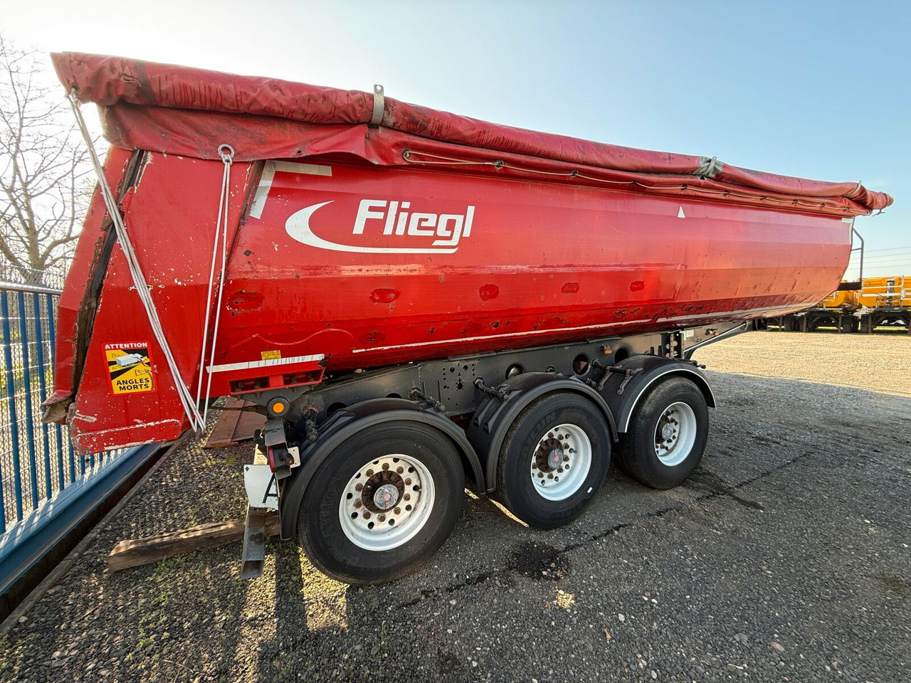 Fliegl DHKA 390 Kippauflieger 3 Achse - Kiper polprikolica: slika 2 Fliegl DHKA 390 Kippauflieger 3 Achse - Kiper polprikolica: slika 2