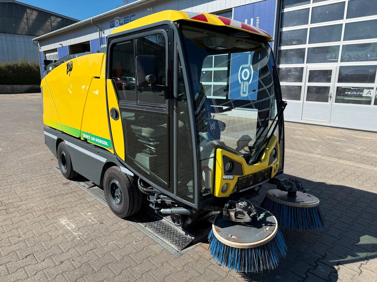 Johnston C202 Kleinkehrmaschine 2 M³ - 6.000 h - Vozilo za pometanje: slika 1 Johnston C202 Kleinkehrmaschine 2 M³ - 6.000 h - Vozilo za pometanje: slika 1
