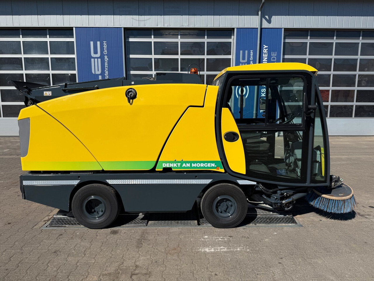 Johnston C202 Kleinkehrmaschine 2 M³ - 6.000 h - Vozilo za pometanje: slika 2 Johnston C202 Kleinkehrmaschine 2 M³ - 6.000 h - Vozilo za pometanje: slika 2