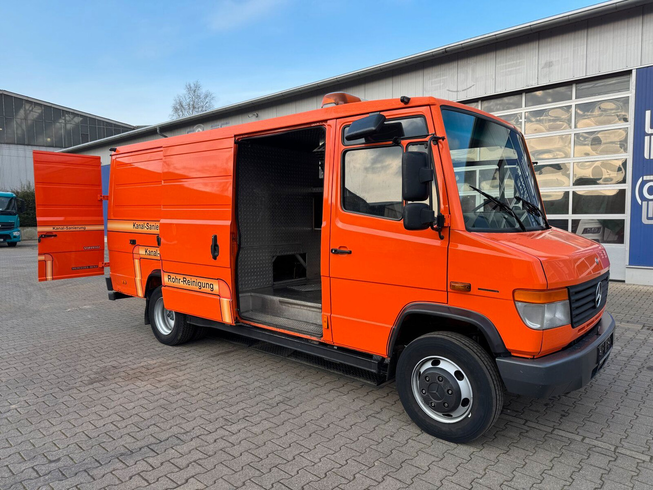 Mercedes-Benz Vario 818D Kanalreiniger Rockstroh Drain Jet 100 - Komunalno/ Posebno vozilo, Dostavno vozilo: slika 2 Mercedes-Benz Vario 818D Kanalreiniger Rockstroh Drain Jet 100 - Komunalno/ Posebno vozilo, Dostavno vozilo: slika 2